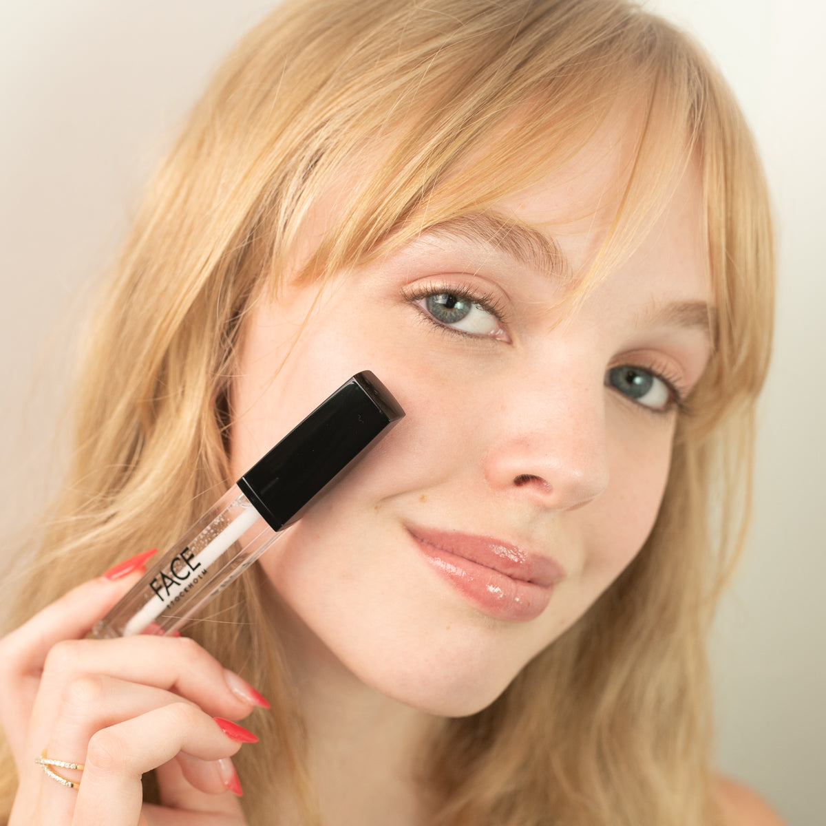 Glow Lip Gloss - hidden