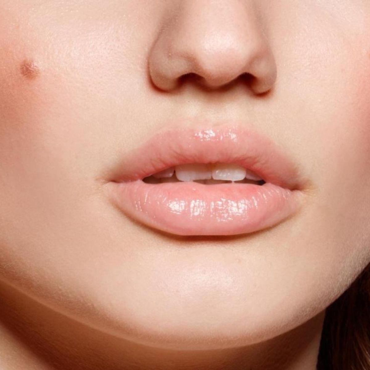 Lip Plumper Model Close Up 1200x1200