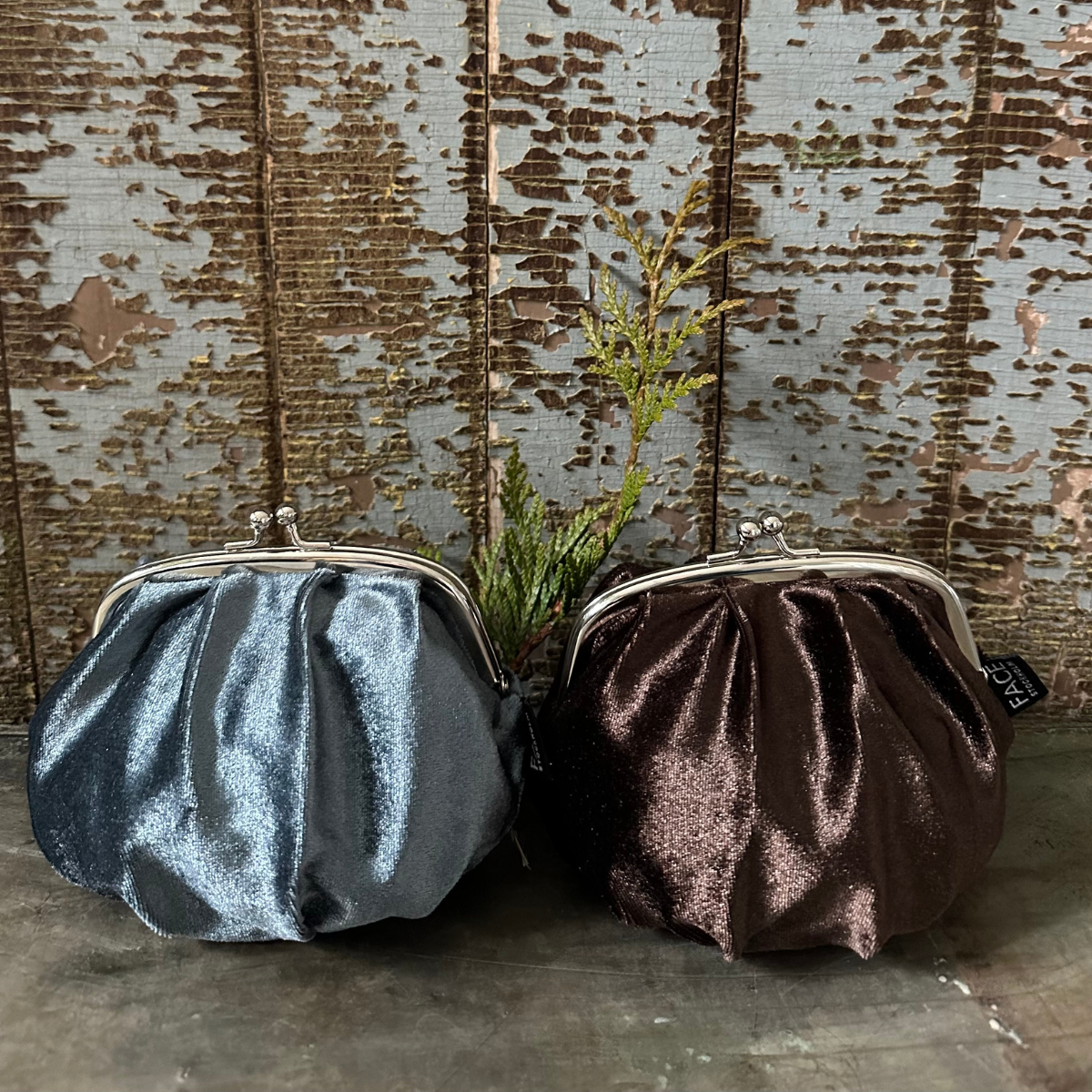 Velvet Bag Small - Mörkbrun