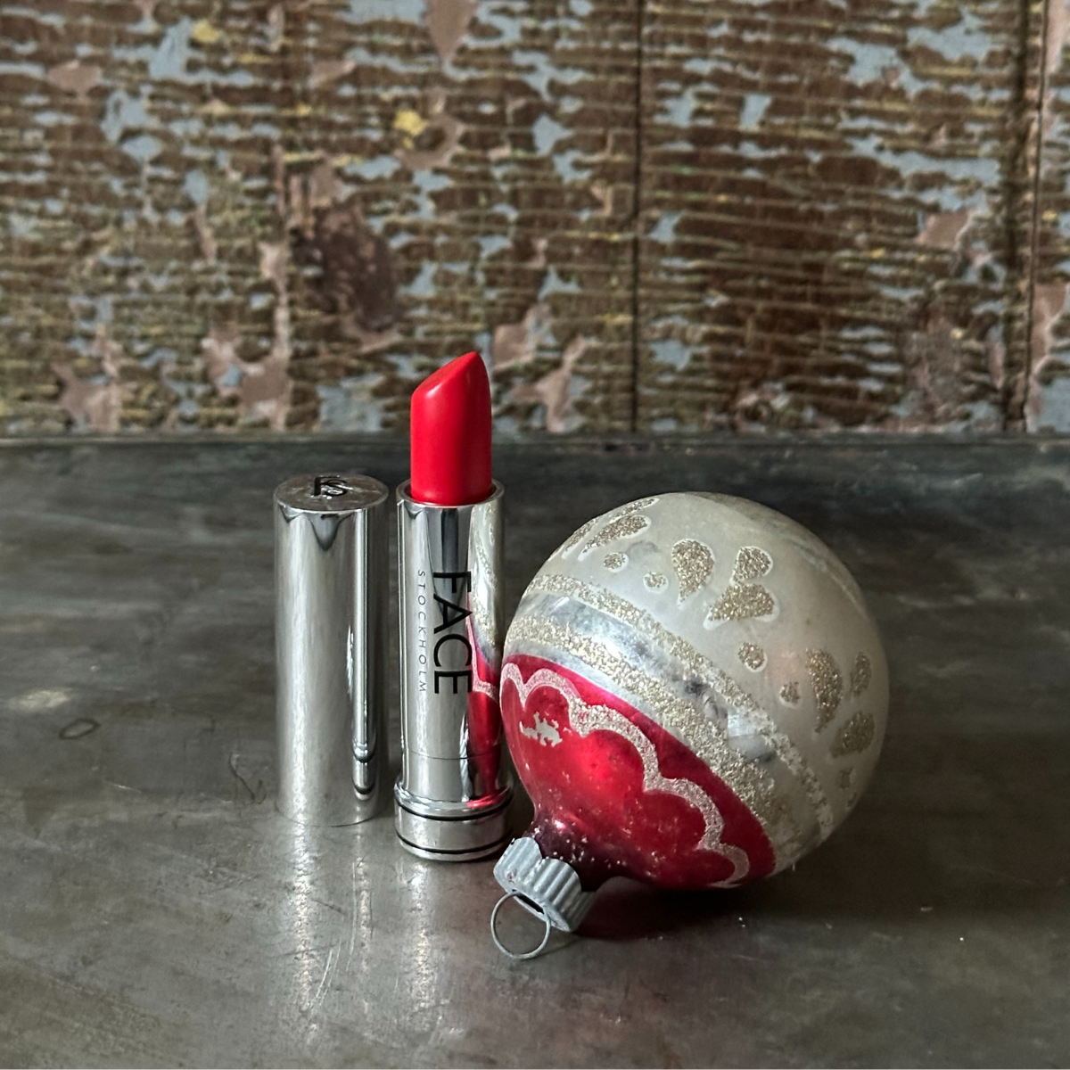 cream lipstick - hidden